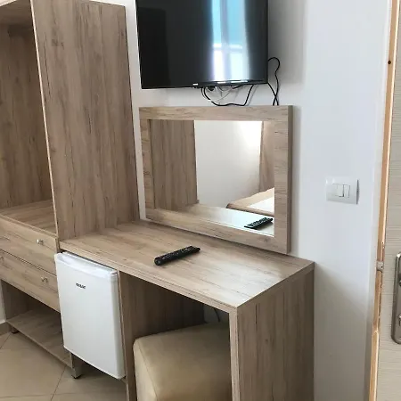 Deni's 3* סרנדה