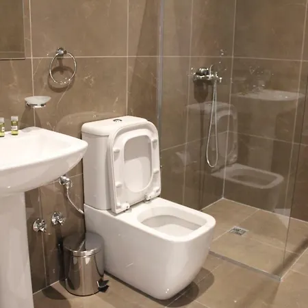 Deni's 3* Sarandë