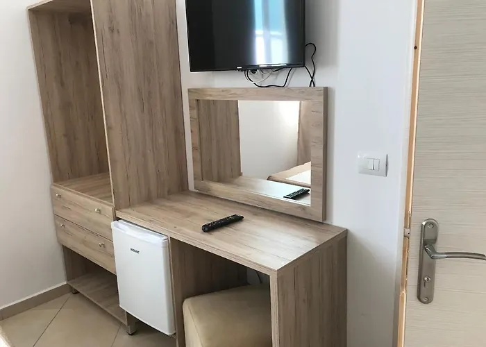 Deni's 3* Sarandë