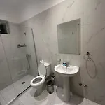 Deni's Hotel