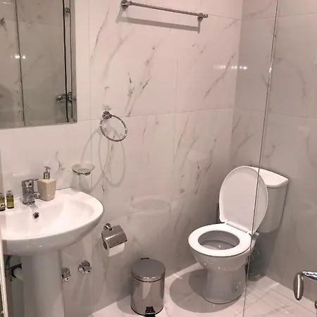 Deni's Σαράντα