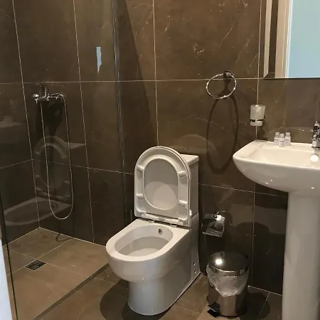 Deni's Hotel 3*