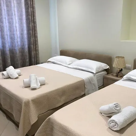 Deni's Hotel
